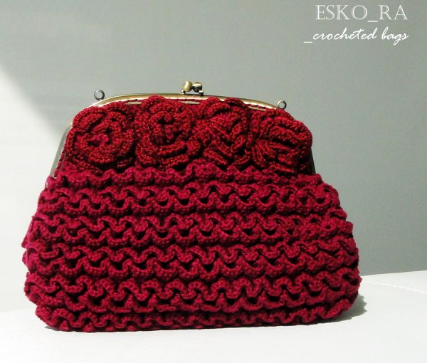 Crocheting women - bags